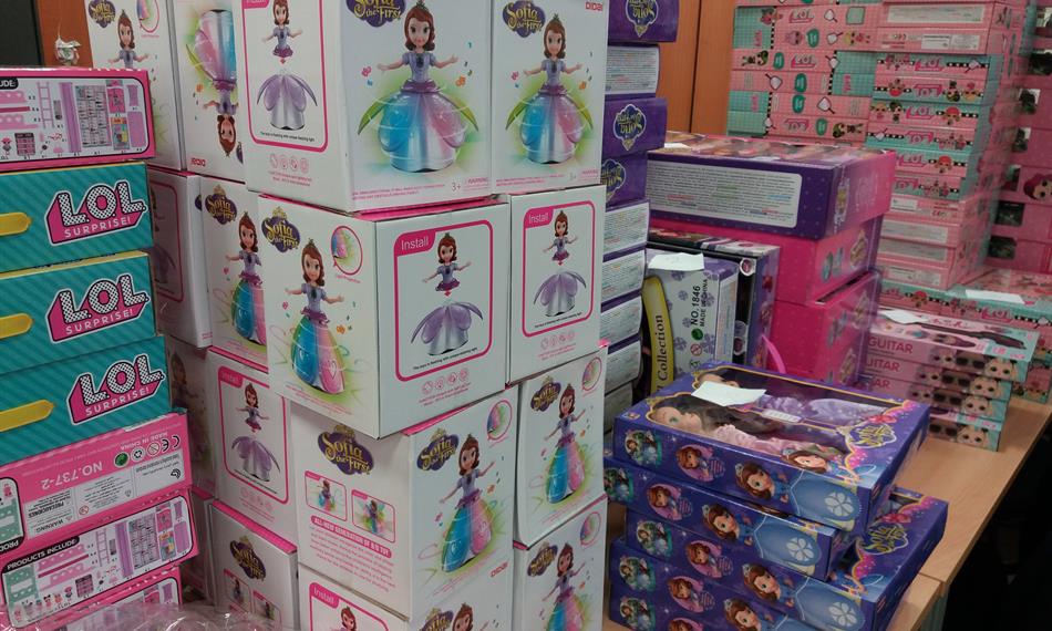 2019-11-12-1258HRAČKY .jpg